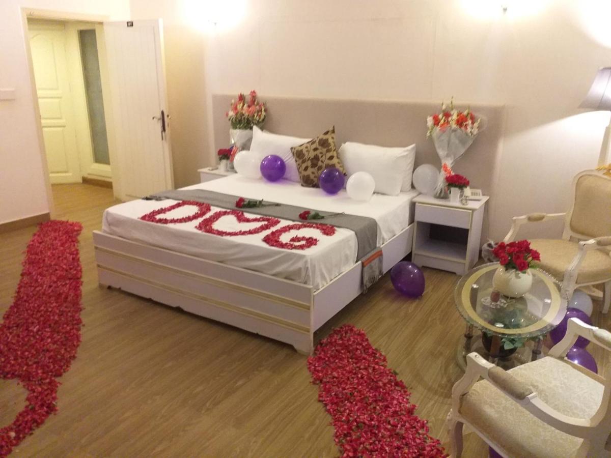 Hilton Bayview Lnn Otel Karaçi Dış mekan fotoğraf
