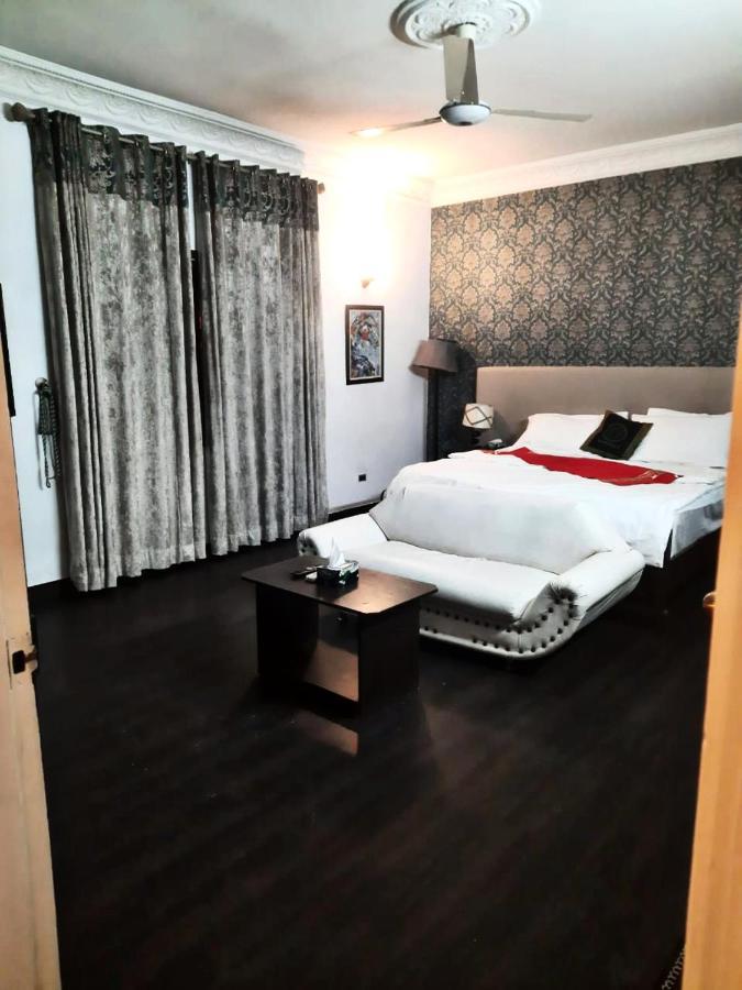 Hilton Bayview Lnn Otel Karaçi Dış mekan fotoğraf