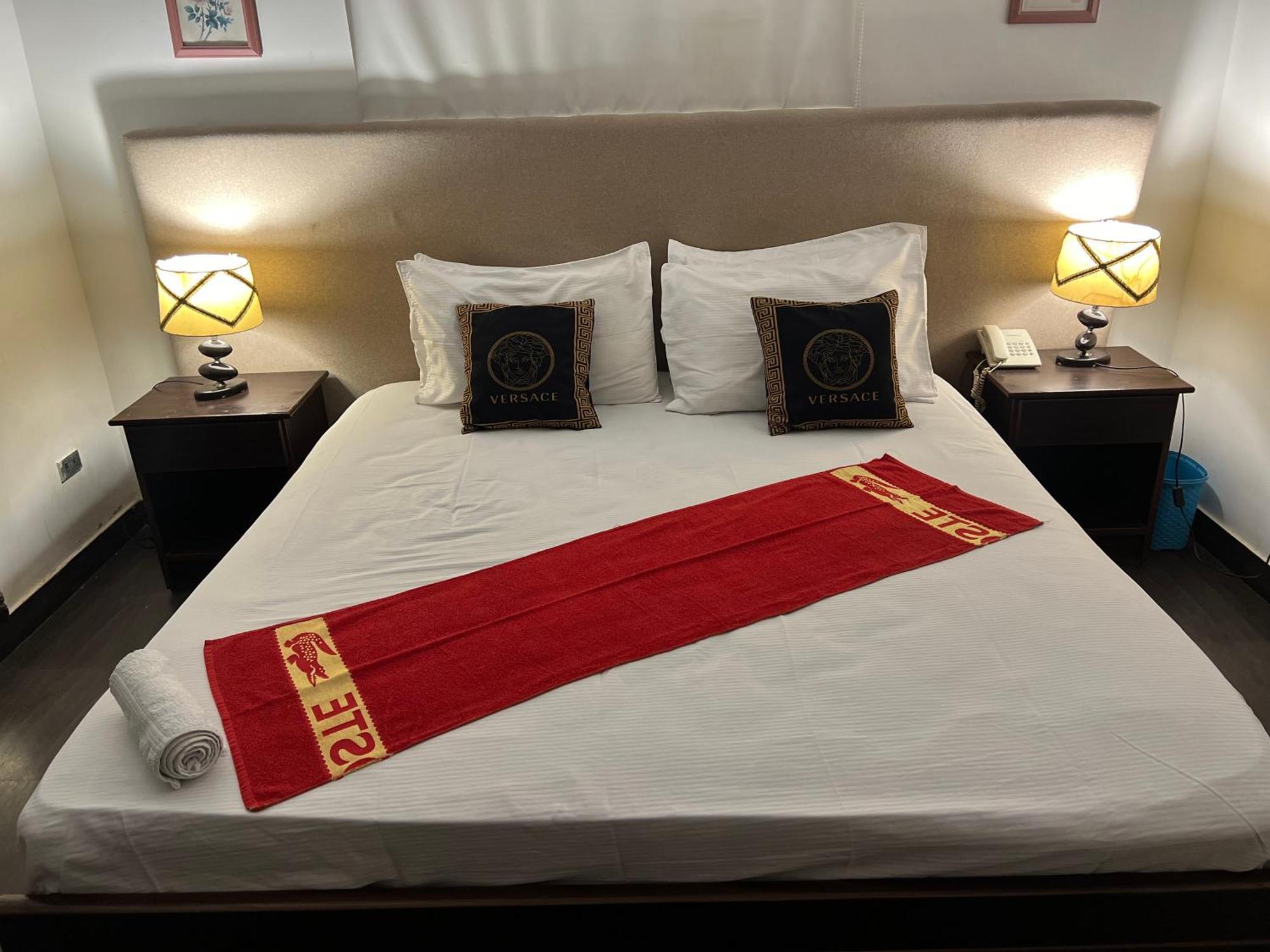 Hilton Bayview Lnn Otel Karaçi Dış mekan fotoğraf