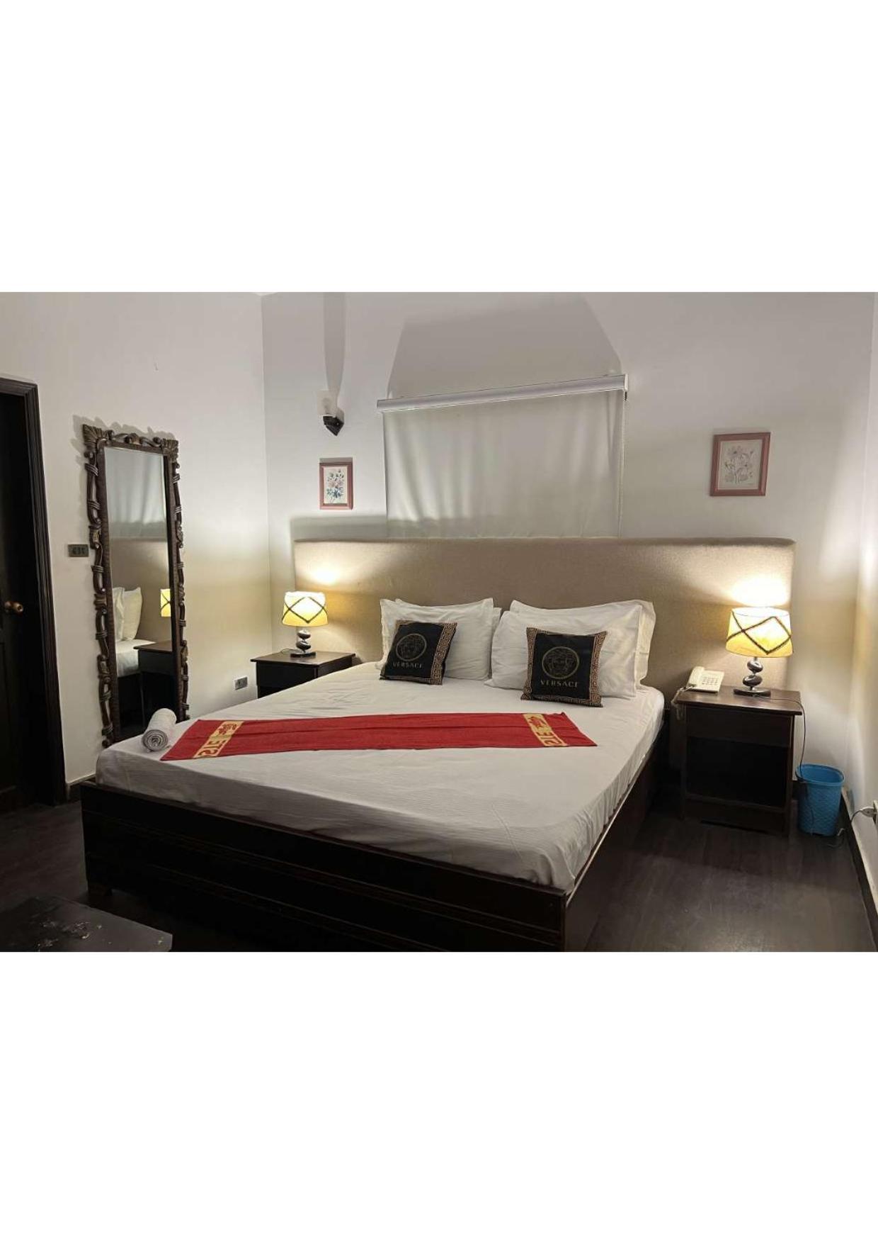 Hilton Bayview Lnn Otel Karaçi Dış mekan fotoğraf