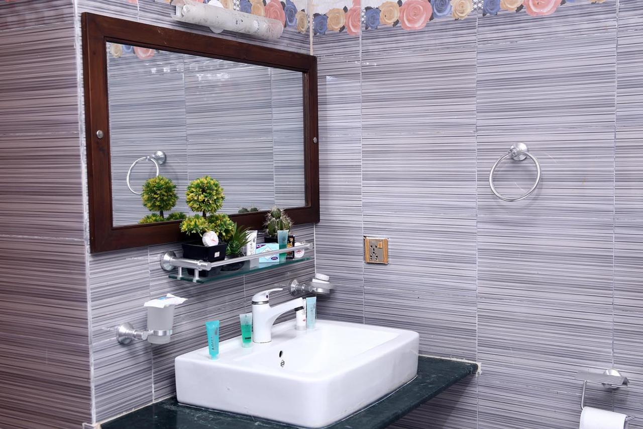 Hilton Bayview Lnn Otel Karaçi Dış mekan fotoğraf