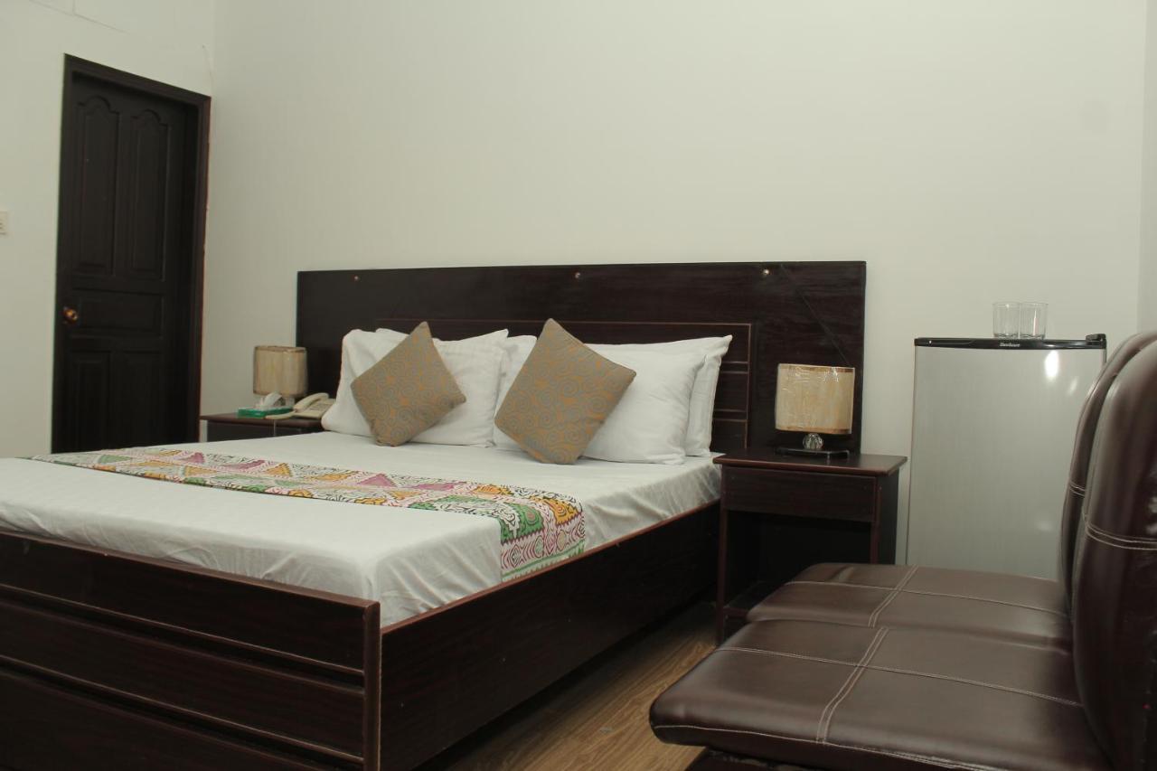 Hilton Bayview Lnn Otel Karaçi Dış mekan fotoğraf