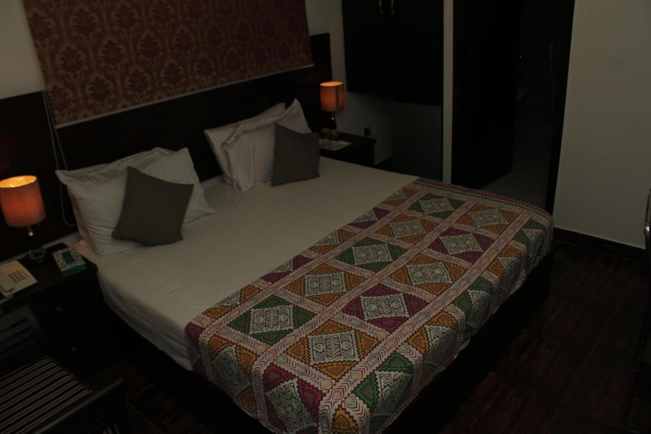 Hilton Bayview Lnn Otel Karaçi Dış mekan fotoğraf