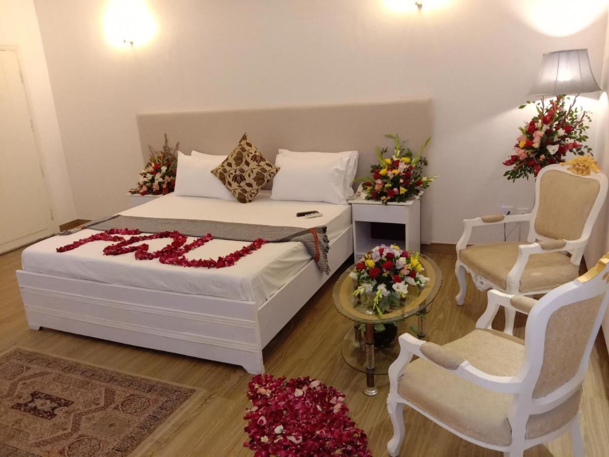 Hilton Bayview Lnn Otel Karaçi Dış mekan fotoğraf
