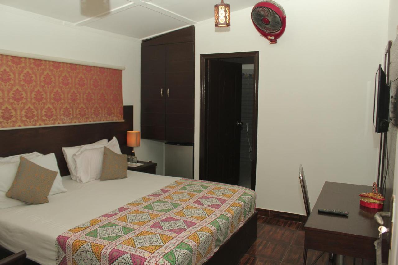 Hilton Bayview Lnn Otel Karaçi Dış mekan fotoğraf